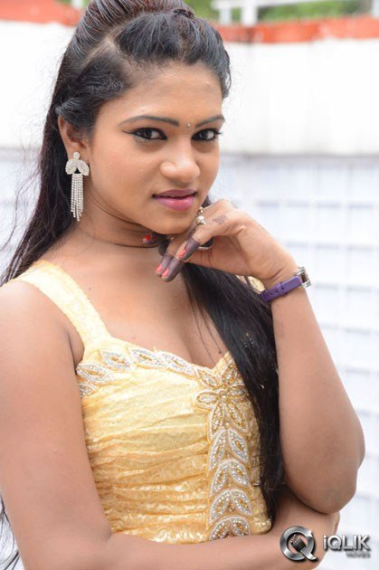 Bannisha-At-Lovers-Park-Movie-Opening